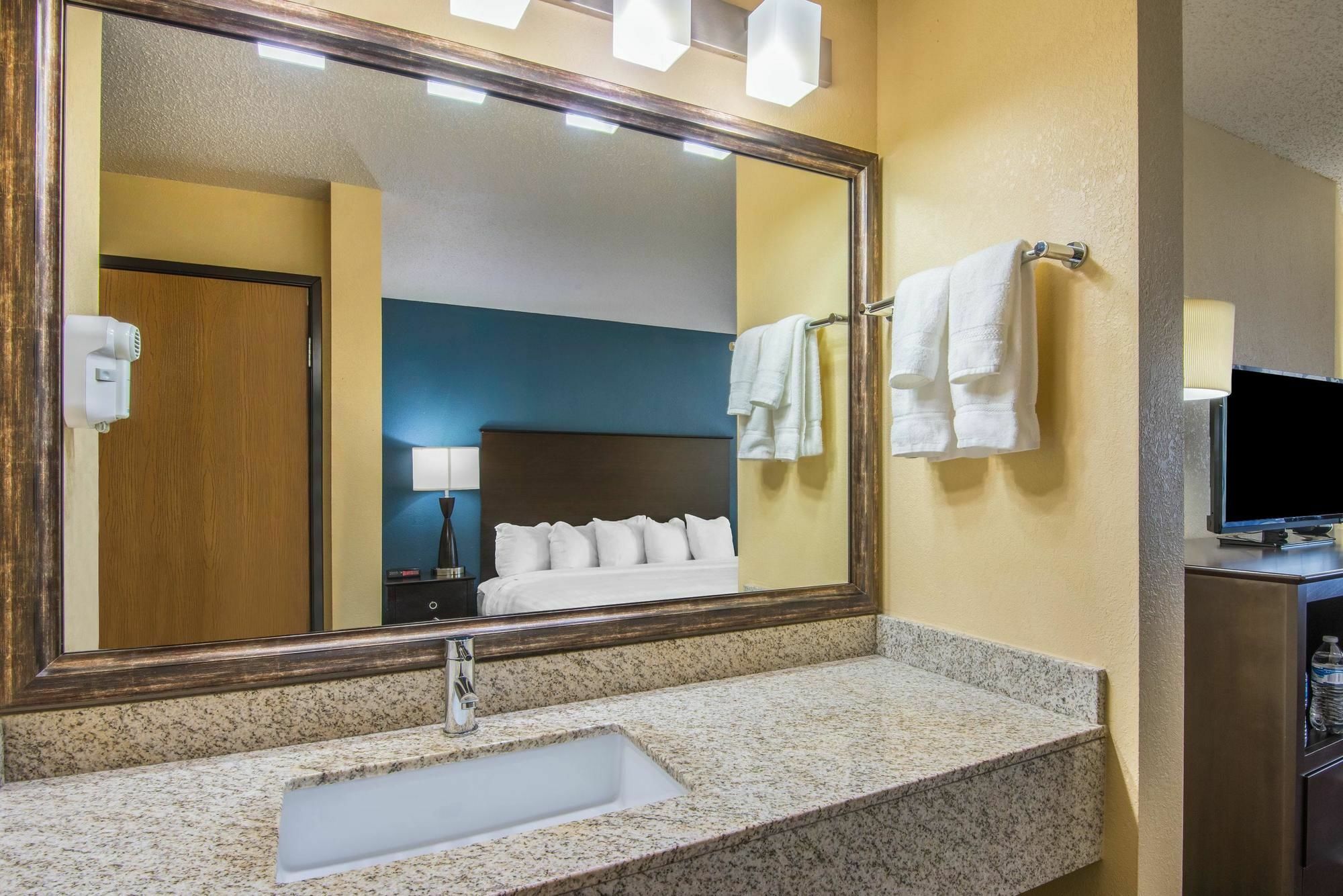 Americinn By Wyndham Eagle Extérieur photo